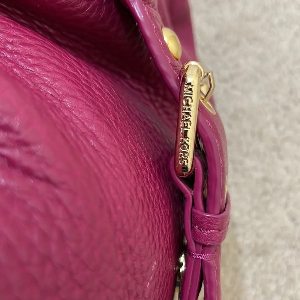 Michael Kors Pink / Purple Pebble Leather Crossbody With Gold Hardware